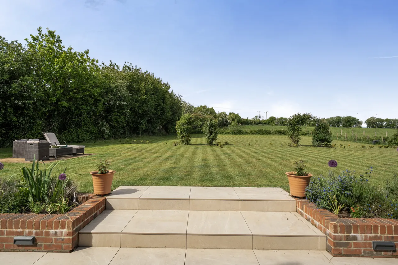 Park Lane, Ropley, SO24, photo 3