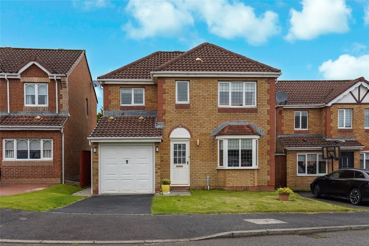 4 bed house for sale, Balcary Place, Chapelhall, ML6
