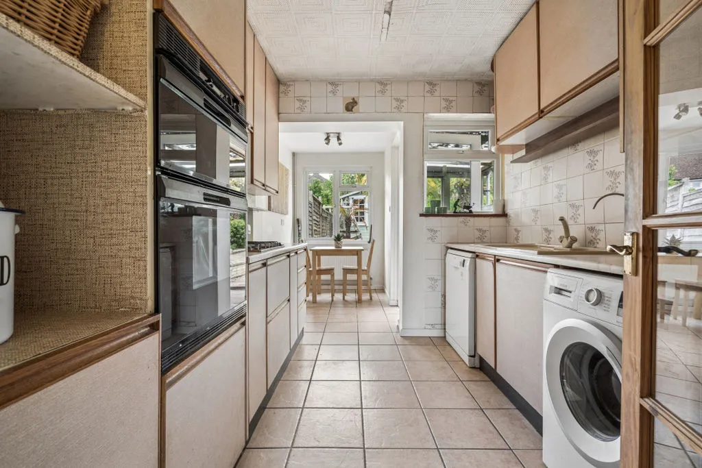 Roman Way, Bourne End SL8 5LR, photo 9
