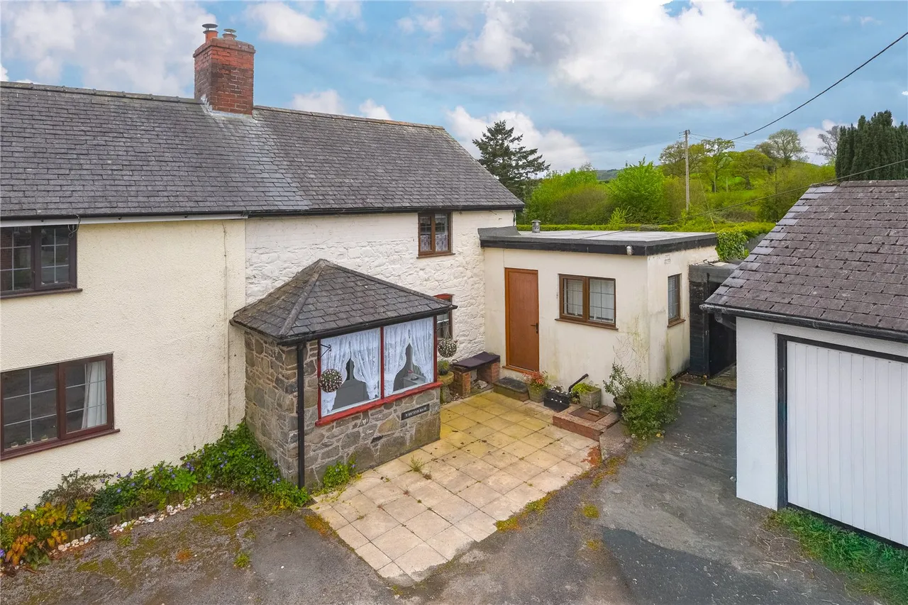 2 bed house for sale — Trefeglwys, Caersws, Powys, SY17 5QE