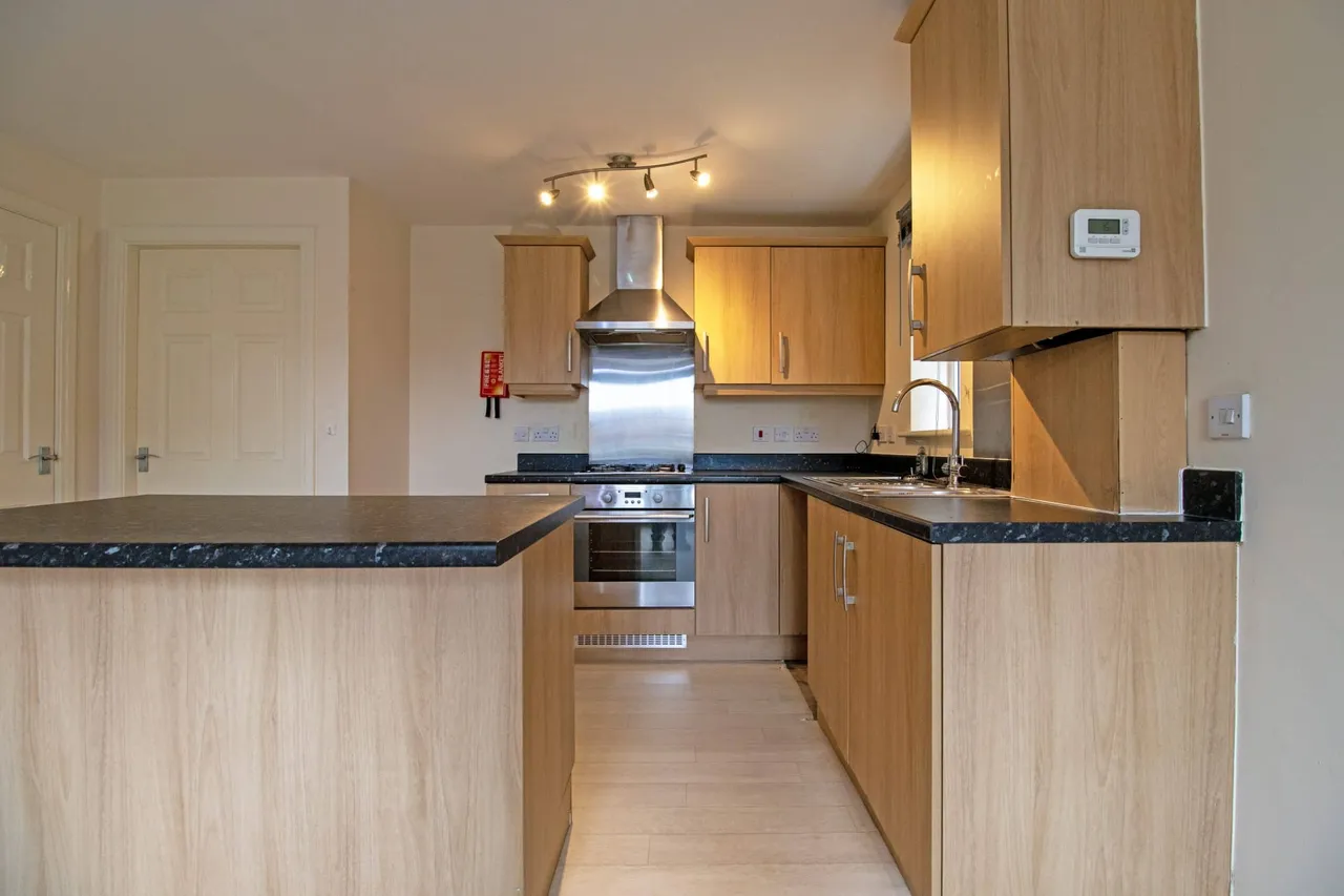 Lancaster Drive, South Killingholme, DN40, photo 4