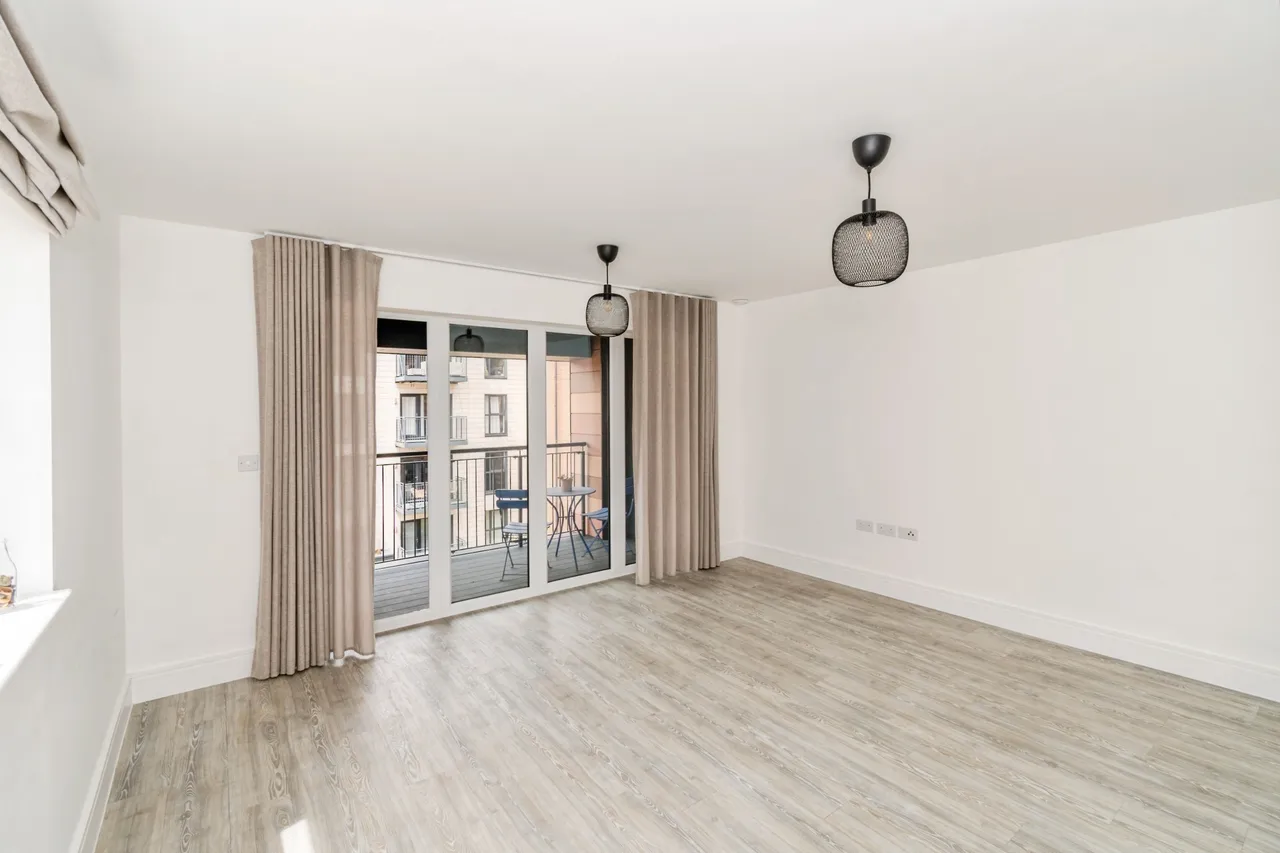 Thomas Blake Avenue, SO14, photo 2