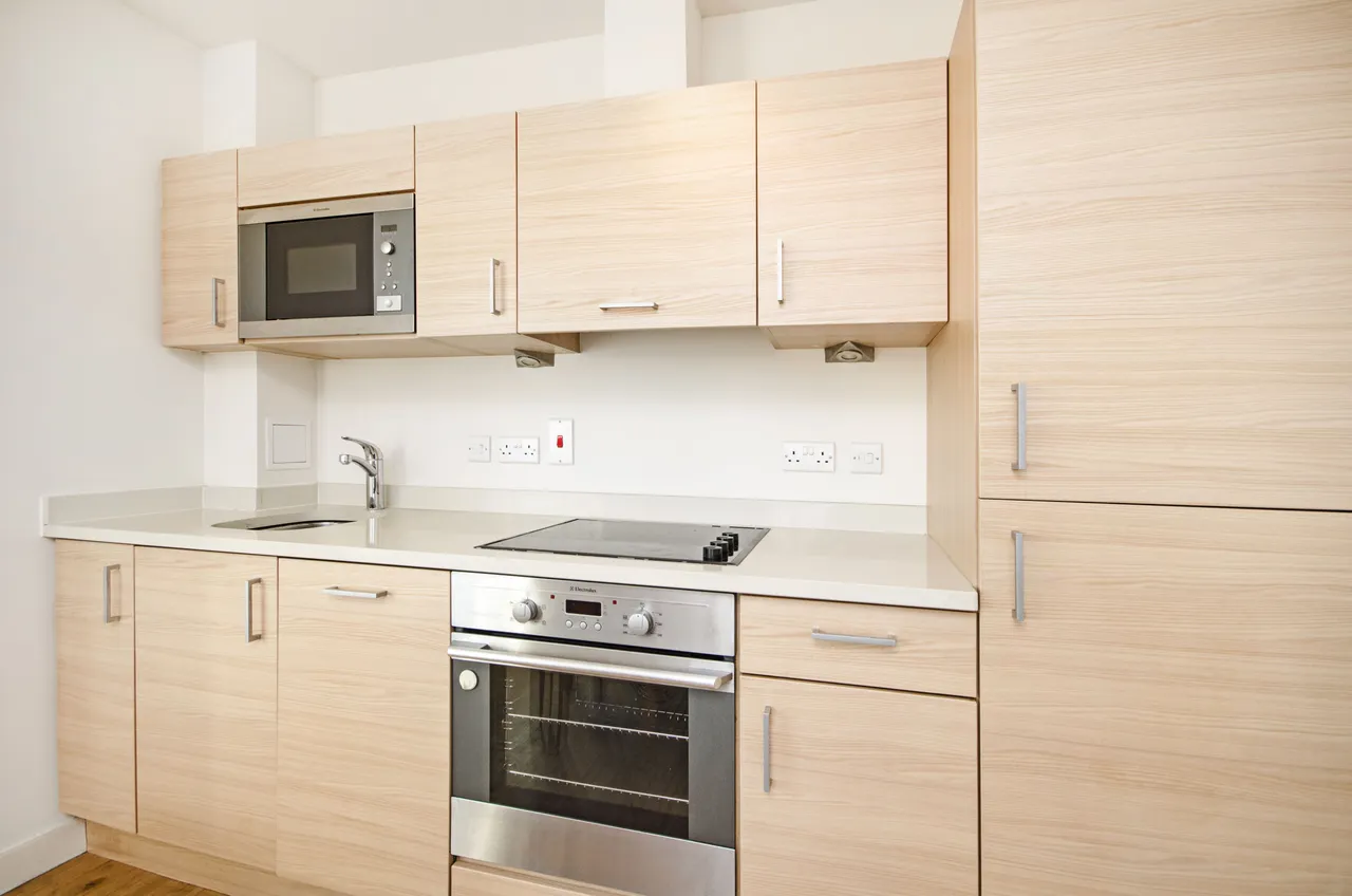 Flat 43, Amelia House, 11 Boulevard Drive, London, photo 3