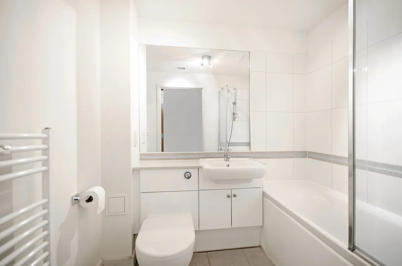 Flat 43, Amelia House, 11 Boulevard Drive, London, photo 6