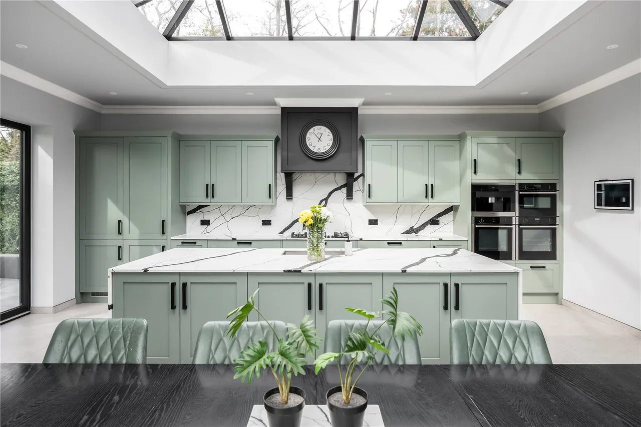 Grange Road, St. Leonards, BH24, photo 9