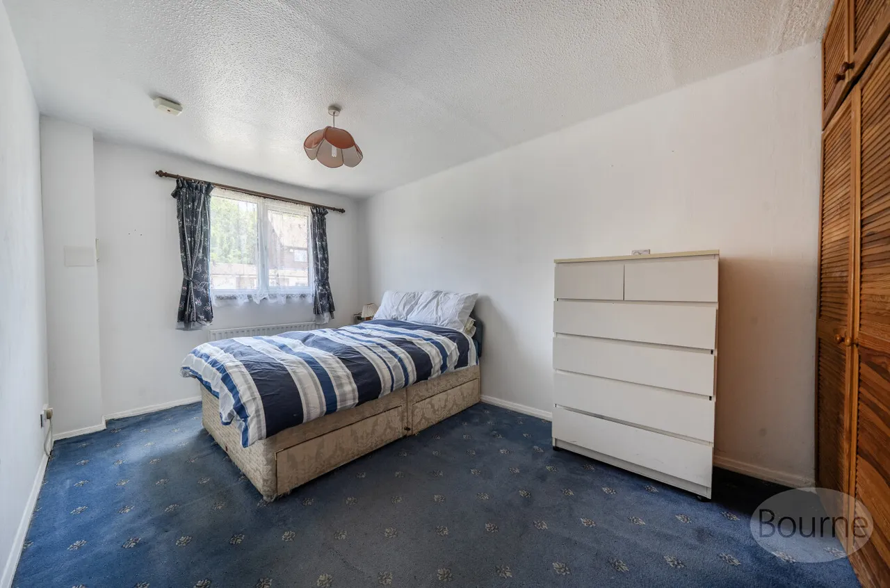 Park Barn Drive, Guildford, GU2, photo 10