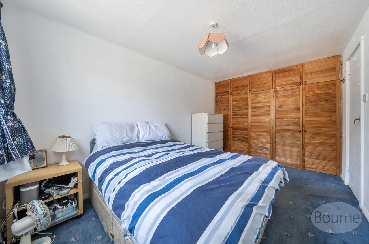 Park Barn Drive, Guildford, GU2, photo 9