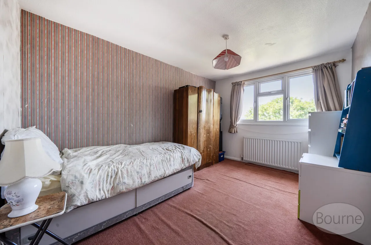 Park Barn Drive, Guildford, GU2, photo 11