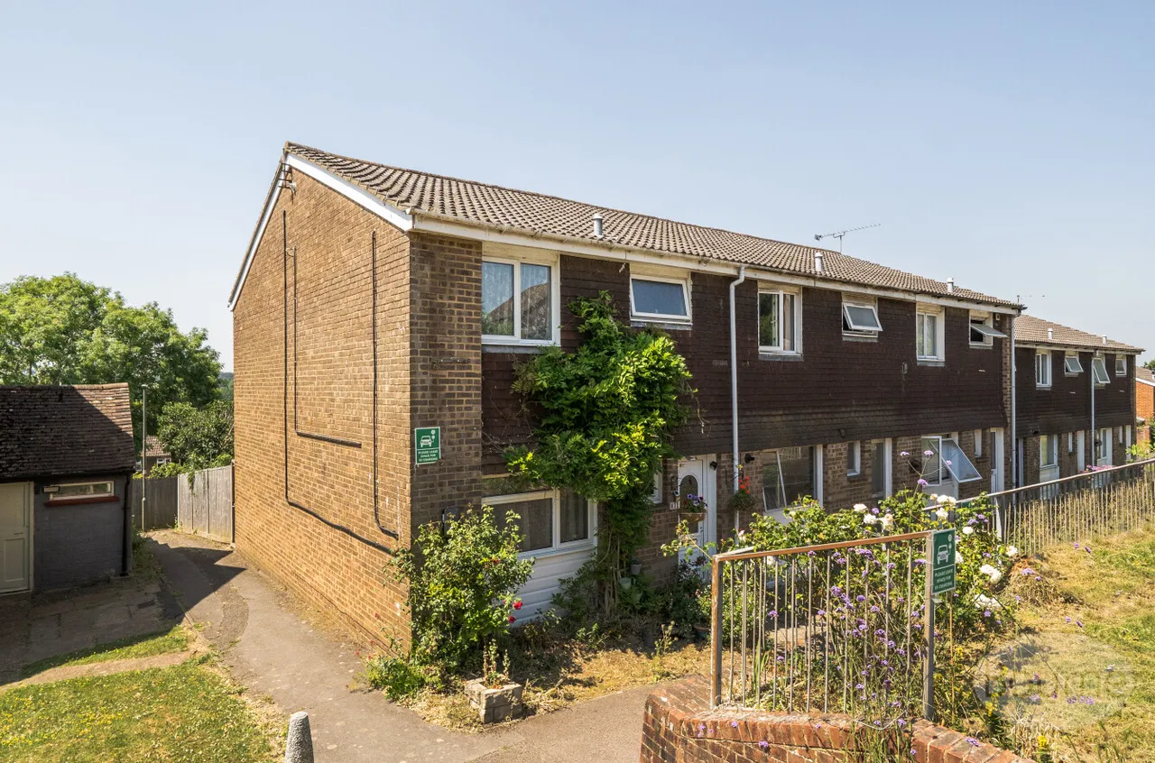 Park Barn Drive, Guildford, GU2, photo 18