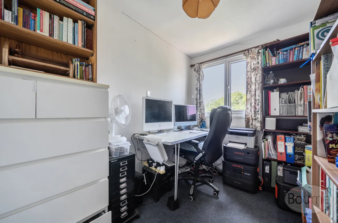 Park Barn Drive, Guildford, GU2, photo 12