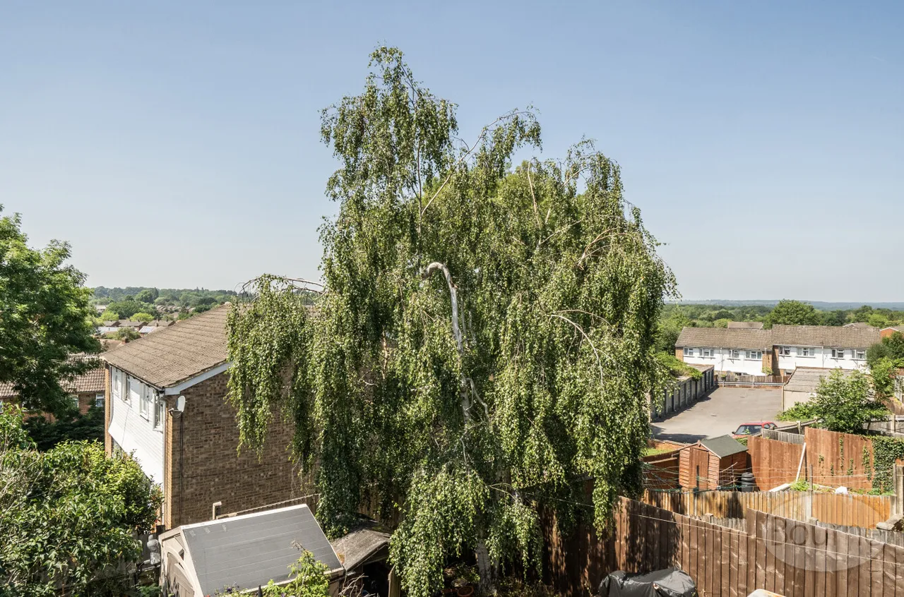 Park Barn Drive, Guildford, GU2, photo 17