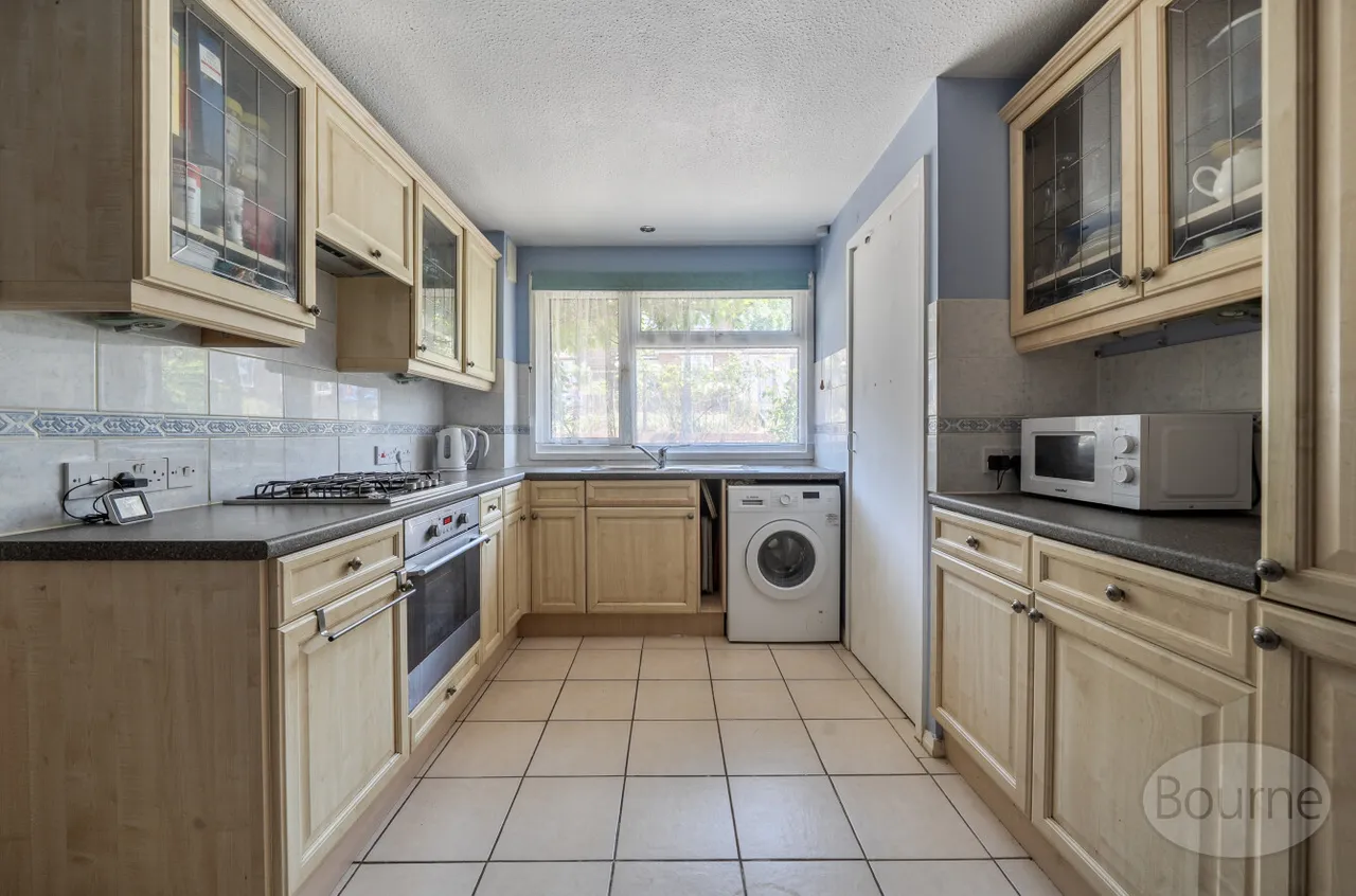 Park Barn Drive, Guildford, GU2, photo 5