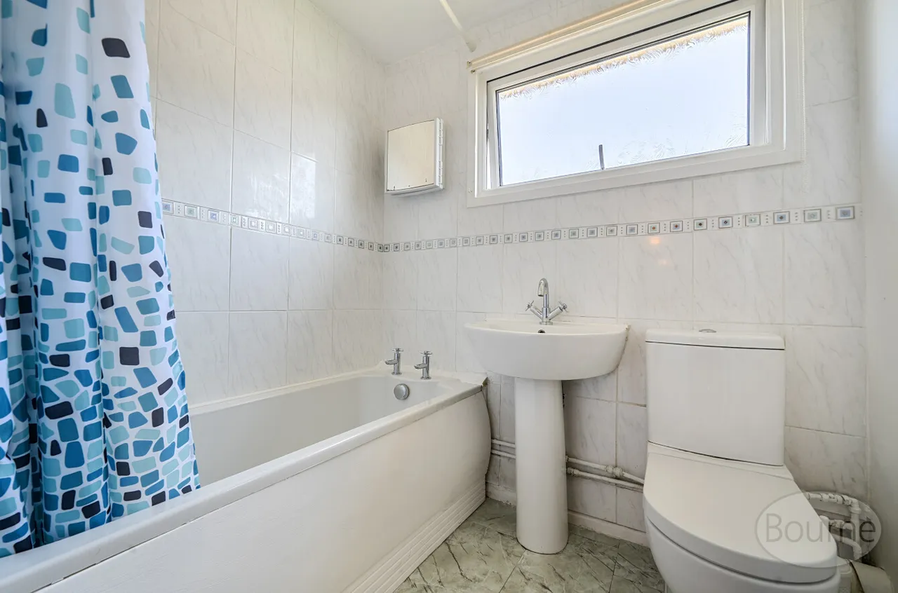 Park Barn Drive, Guildford, GU2, photo 13
