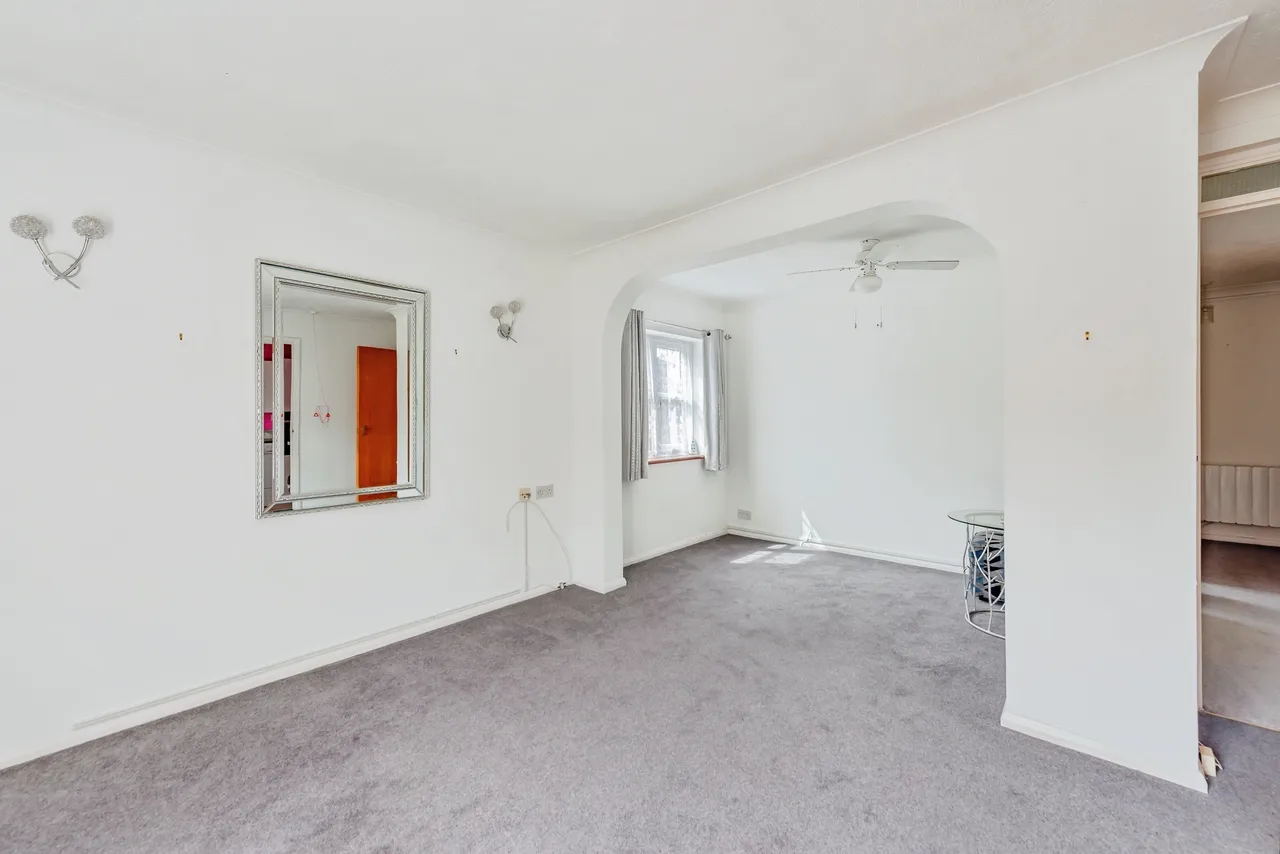 Victoria Road, Horley, photo 5