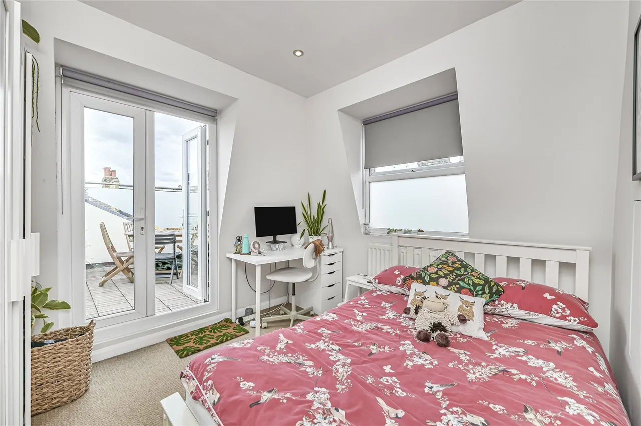 Hazelbourne Road, London, SW12, photo 13