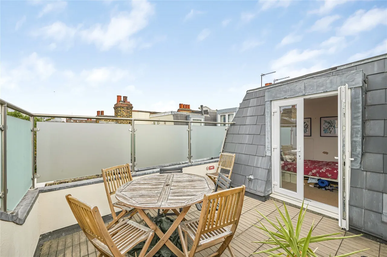 Hazelbourne Road, London, SW12, photo 2