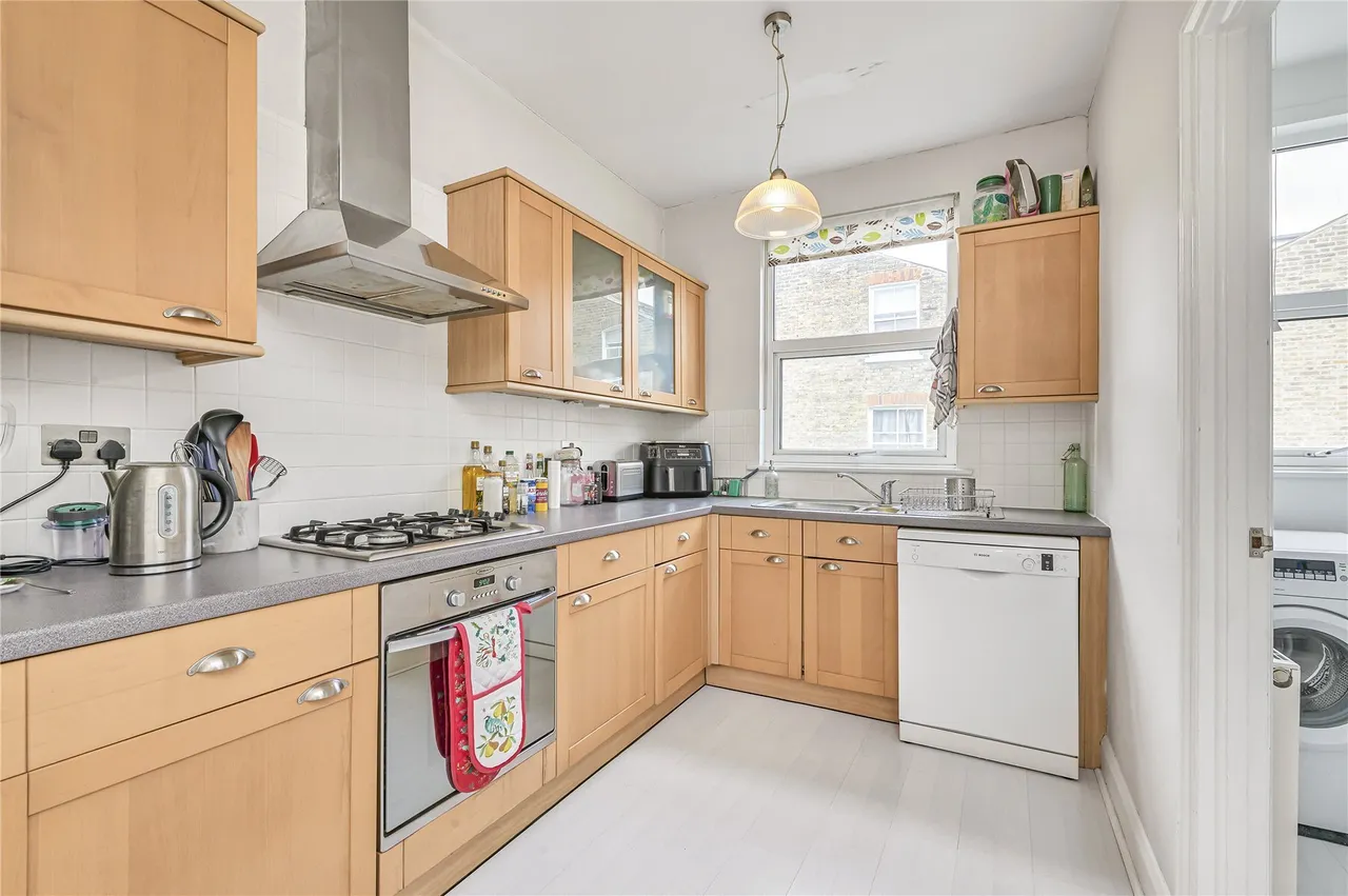 Hazelbourne Road, London, SW12, photo 3