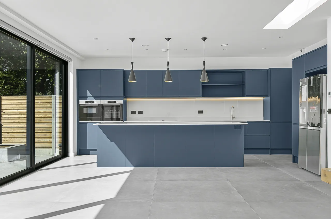 5 bed house for sale — Waterfall Road, Southgate, N14