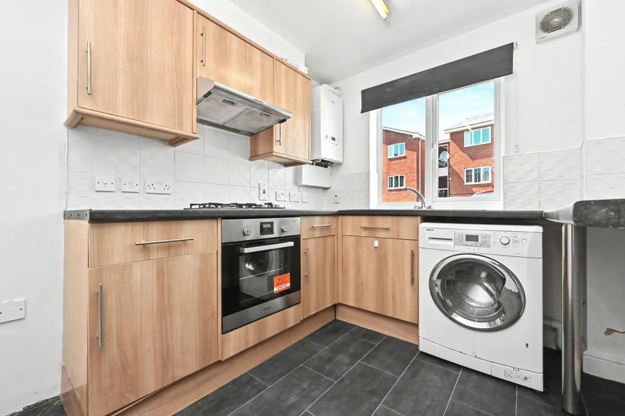 Tudor Court, Sunny Bank, Stoke-on-Trent, photo 5