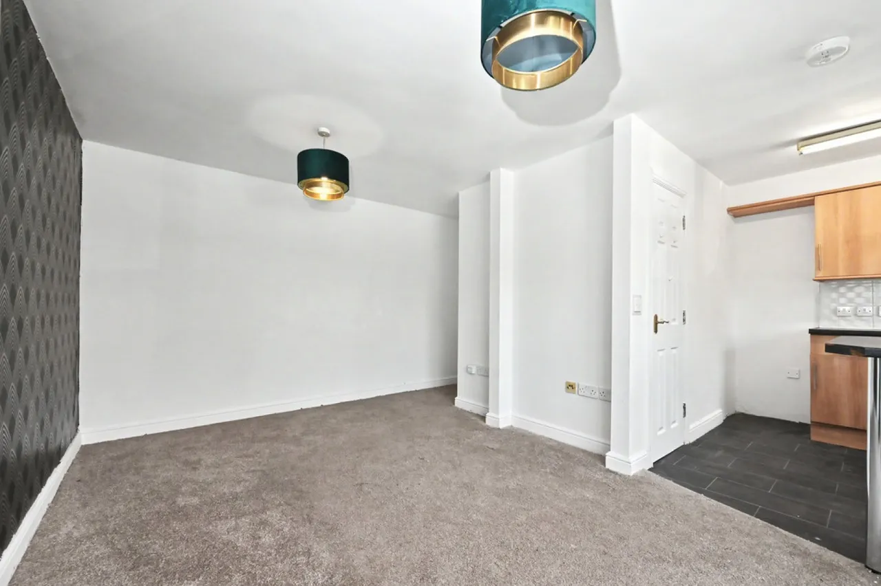 Tudor Court, Sunny Bank, Stoke-on-Trent, photo 8