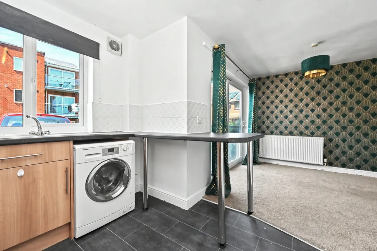 Tudor Court, Sunny Bank, Stoke-on-Trent, photo 7