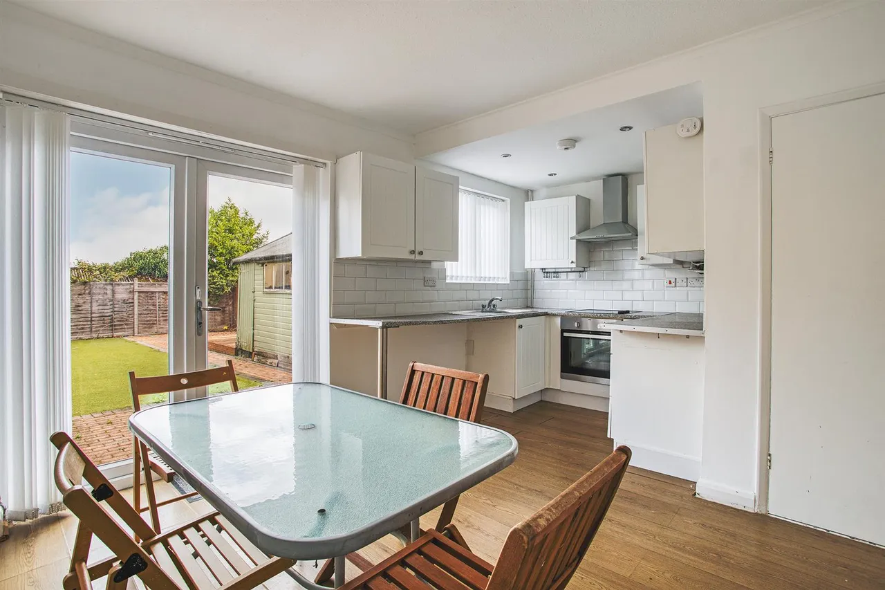 Hillcreste Drive, Chellaston, photo 2