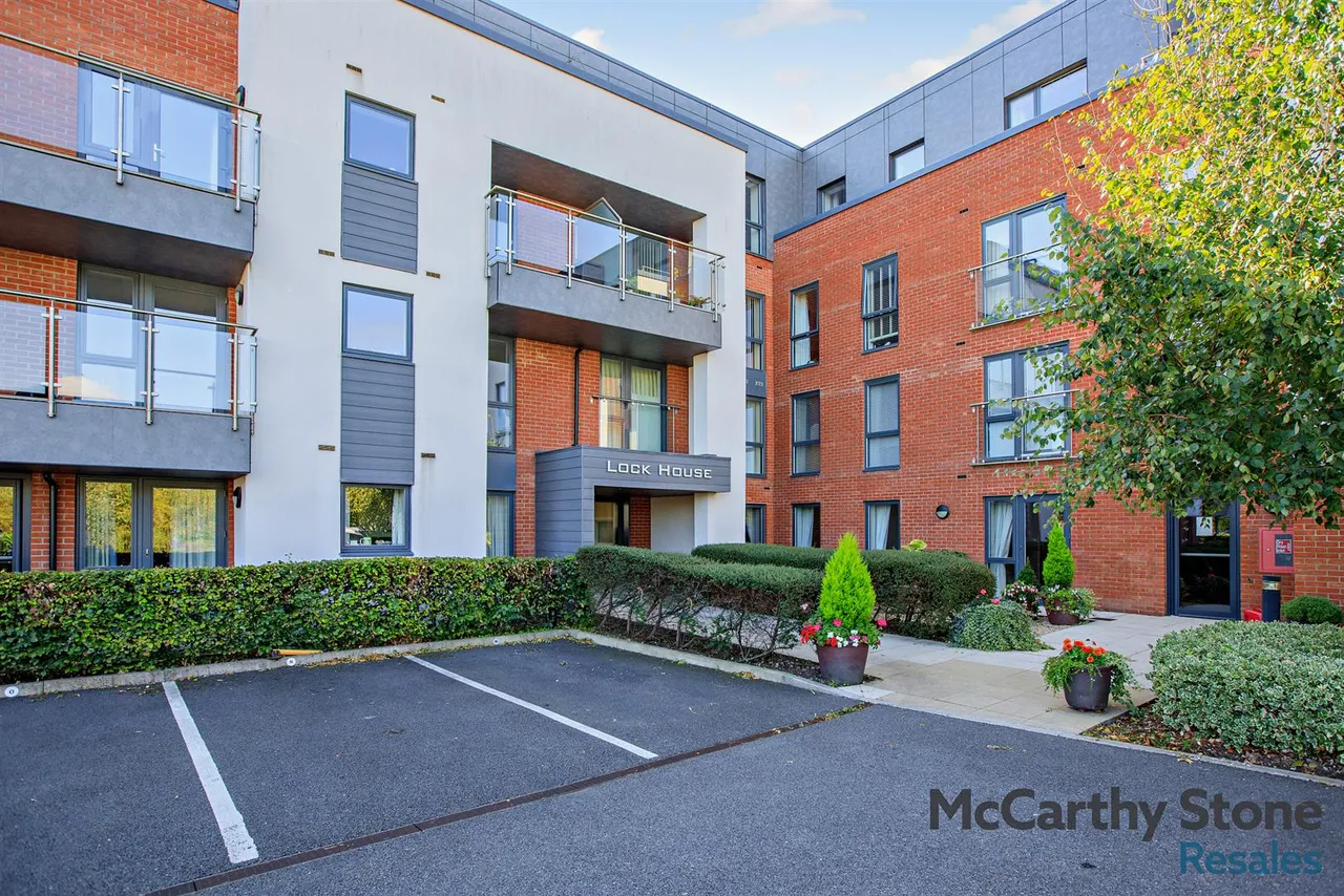 2 bed flat for sale, Keeper Close, Taunton, TA1