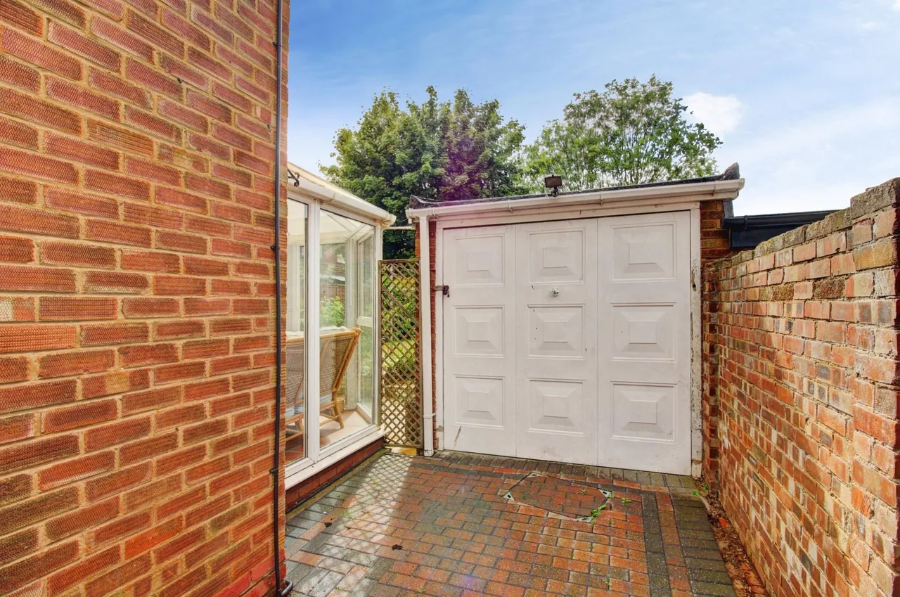 Mill Crescent, Kingsbury, B78, photo 23