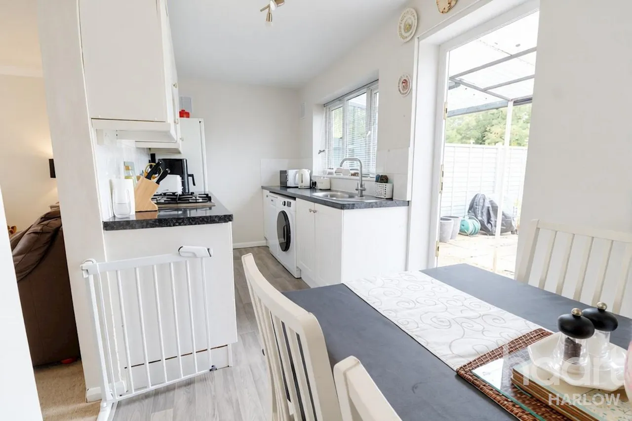 The Oxleys, Harlow, CM17, photo 6
