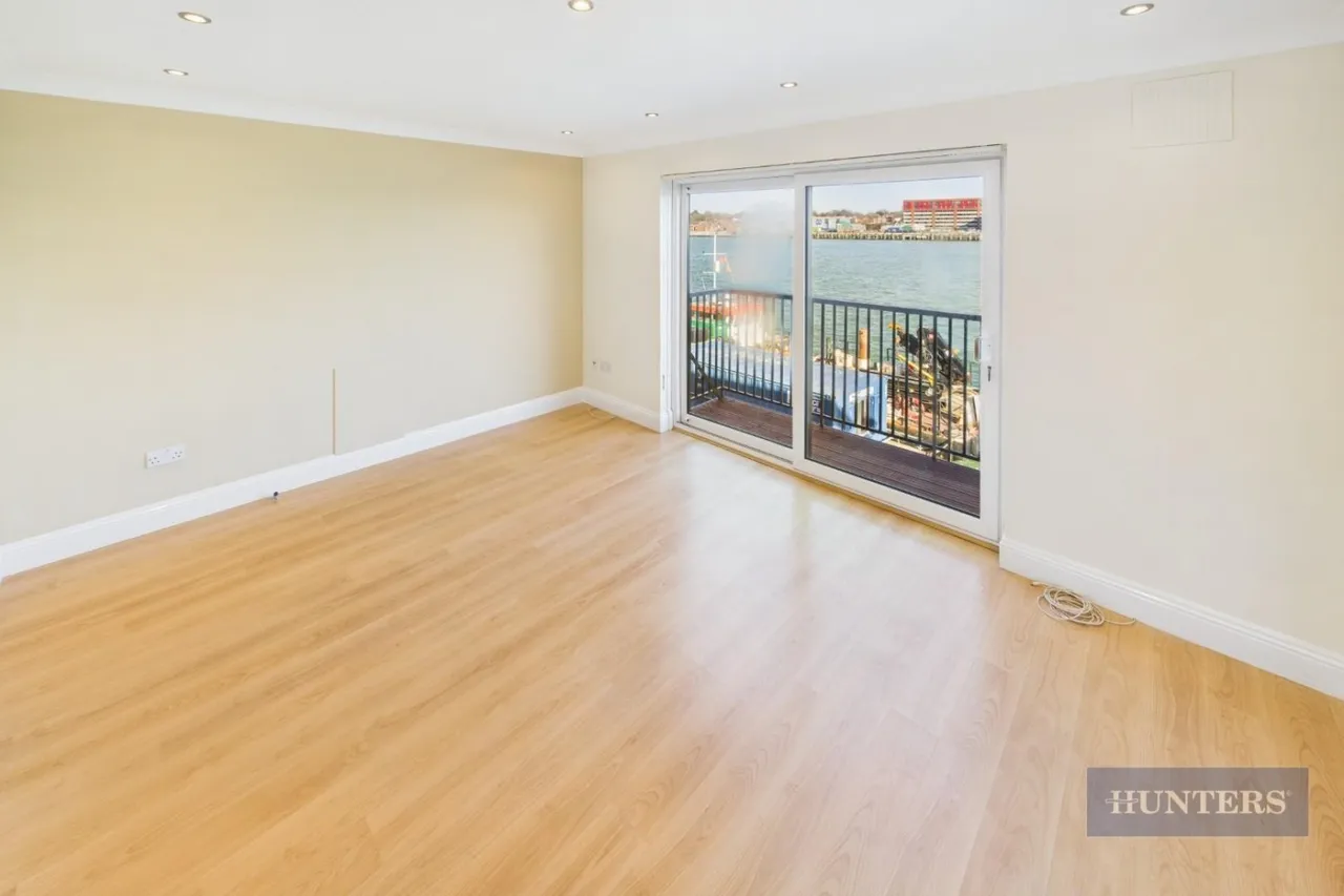 Calshot Court, Ocean Village, SO14, photo 9