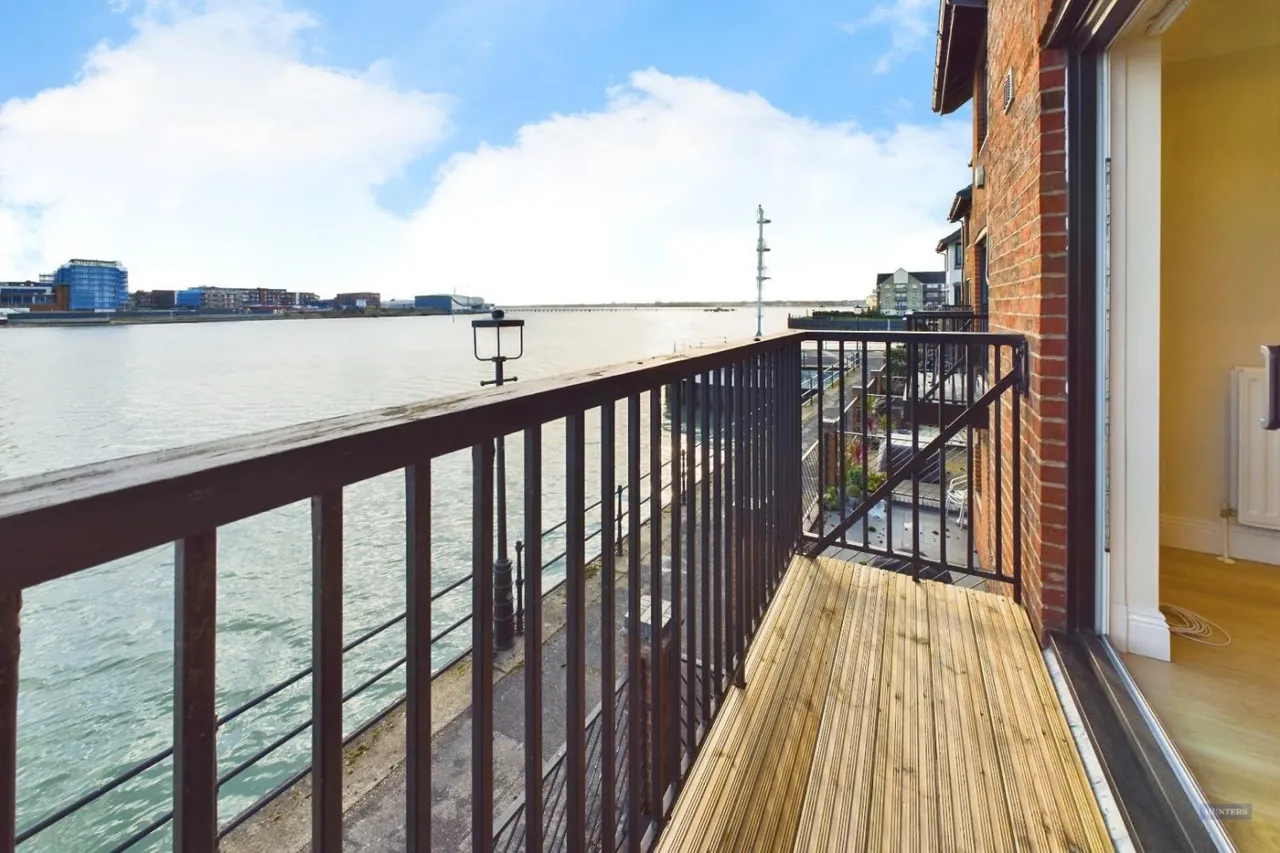 Calshot Court, Ocean Village, SO14, photo 11