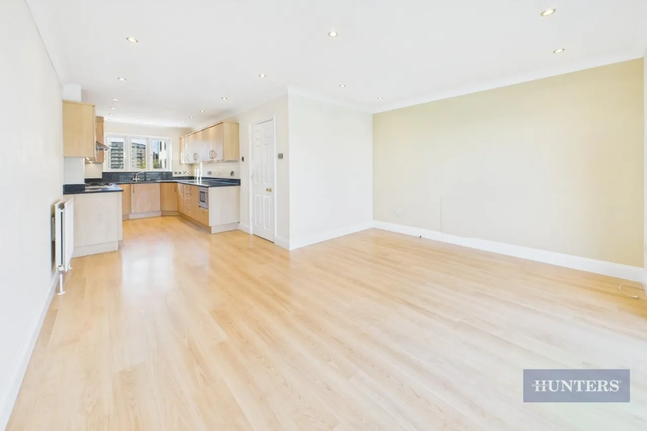 Calshot Court, Ocean Village, SO14, photo 5