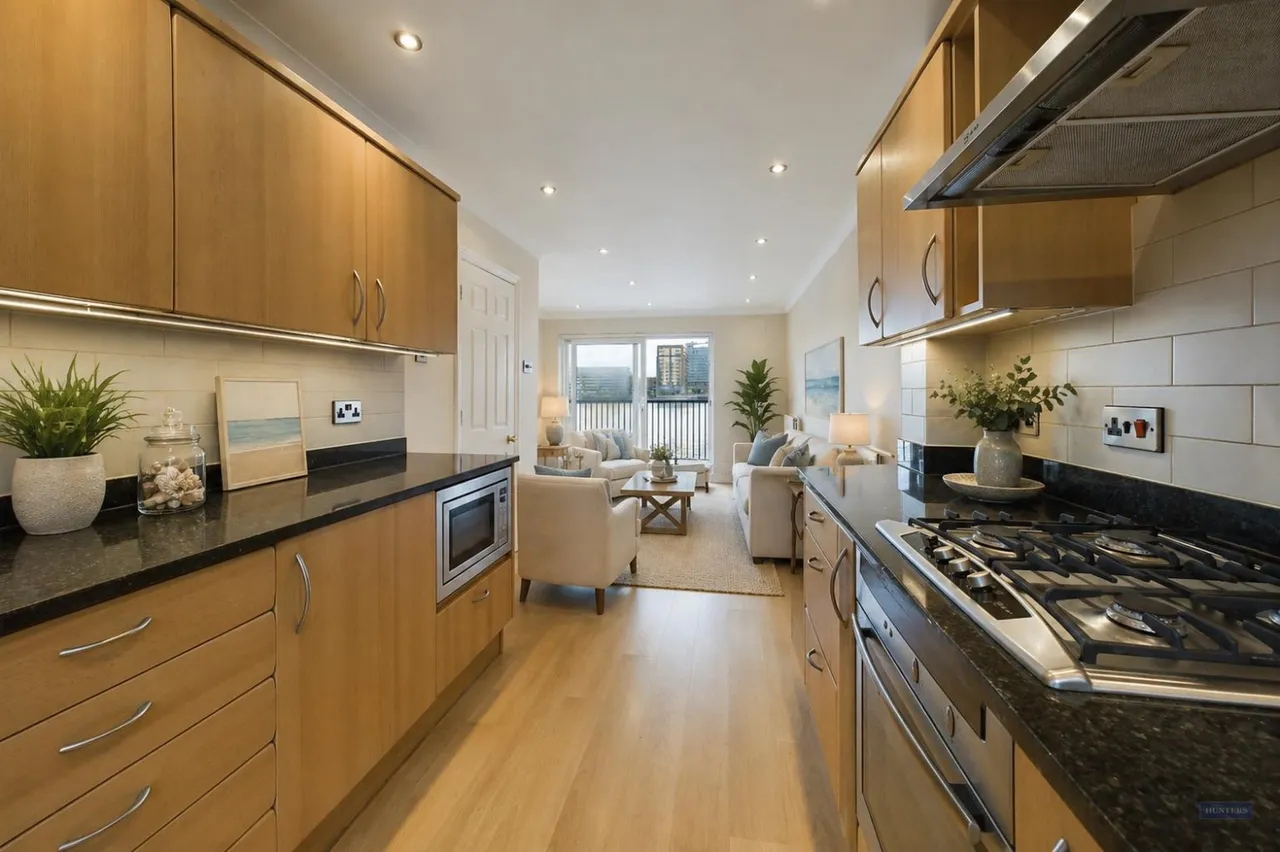 Calshot Court, Ocean Village, SO14, photo 4