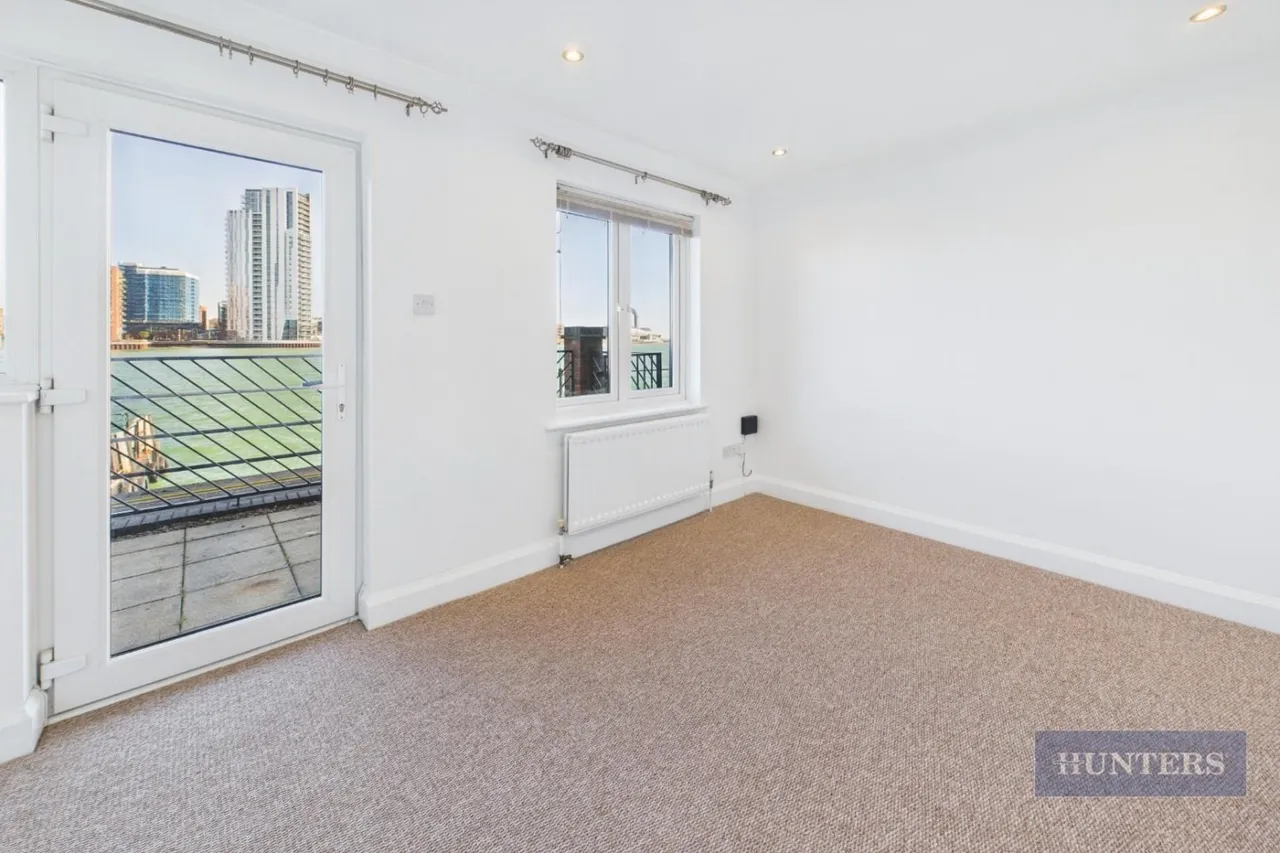 Calshot Court, Ocean Village, SO14, photo 7