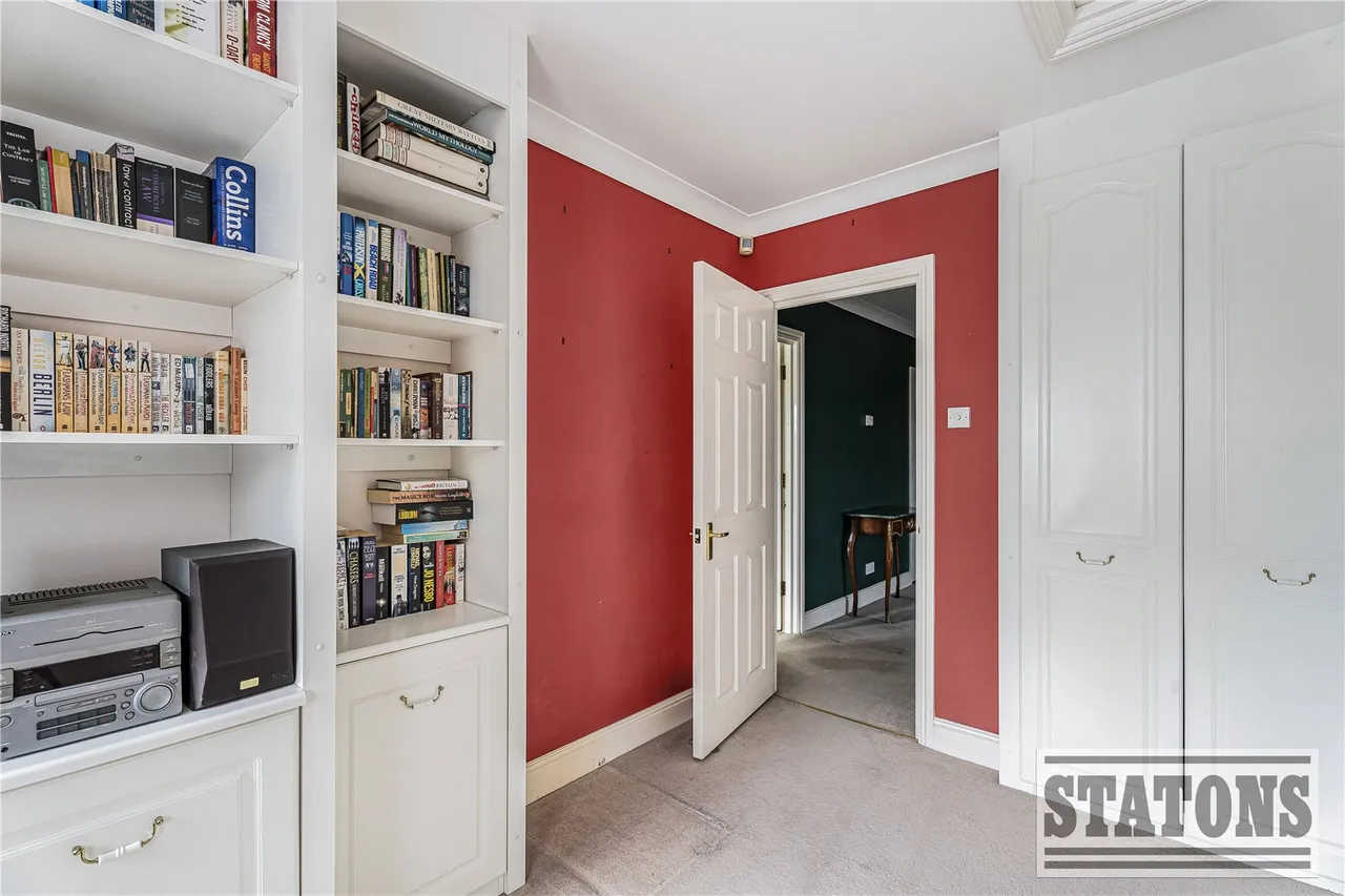 Oakleigh Park North, London, N20 9AQ, photo 10