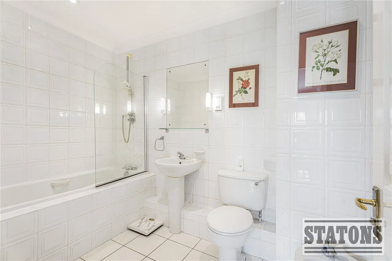Oakleigh Park North, London, N20 9AQ, photo 8