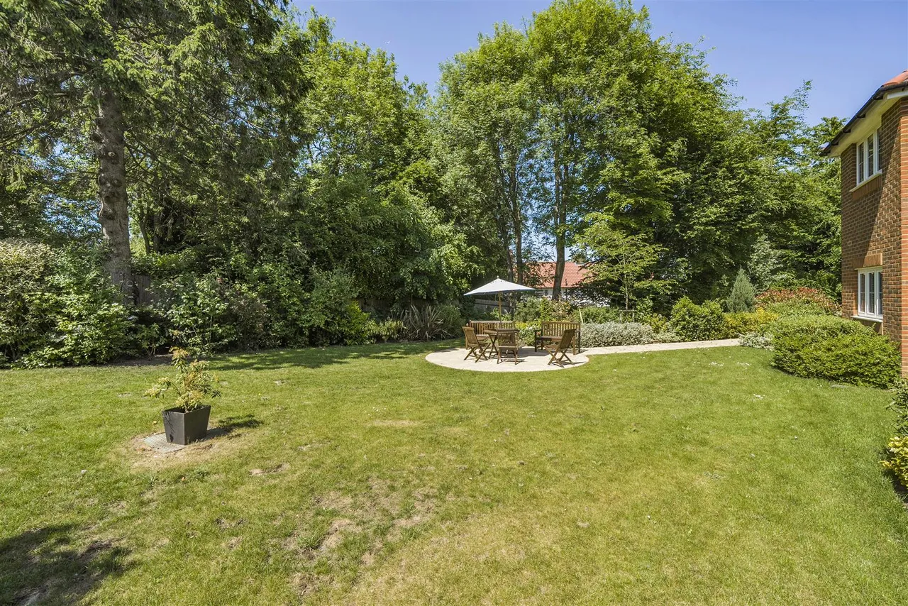 Great Tattenhams, Epsom, KT18, photo 12