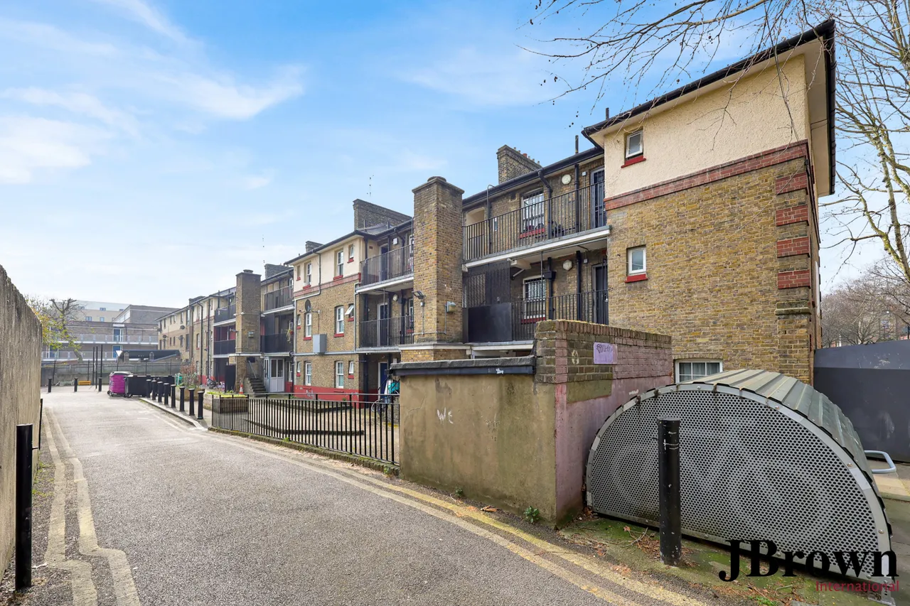 2 bed flat for sale, Jubilee Street, London, E1