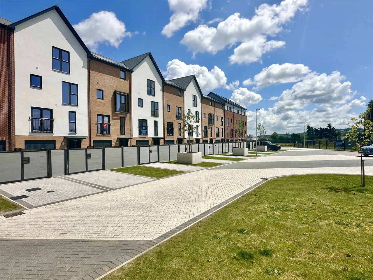 Delightful Riverside Roof Terrace, Balcony & Double Garage, EX31, photo 20