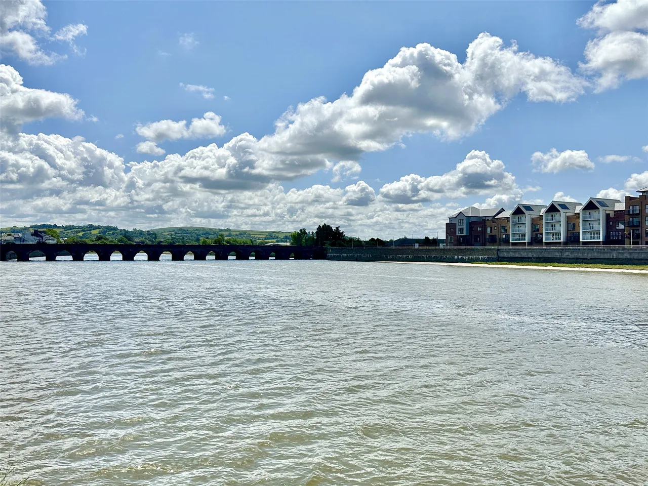 Delightful Riverside Roof Terrace, Balcony & Double Garage, EX31, photo 22
