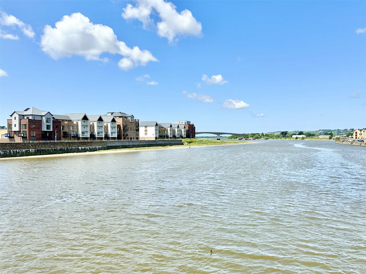 Delightful Riverside Roof Terrace, Balcony & Double Garage, EX31, photo 23