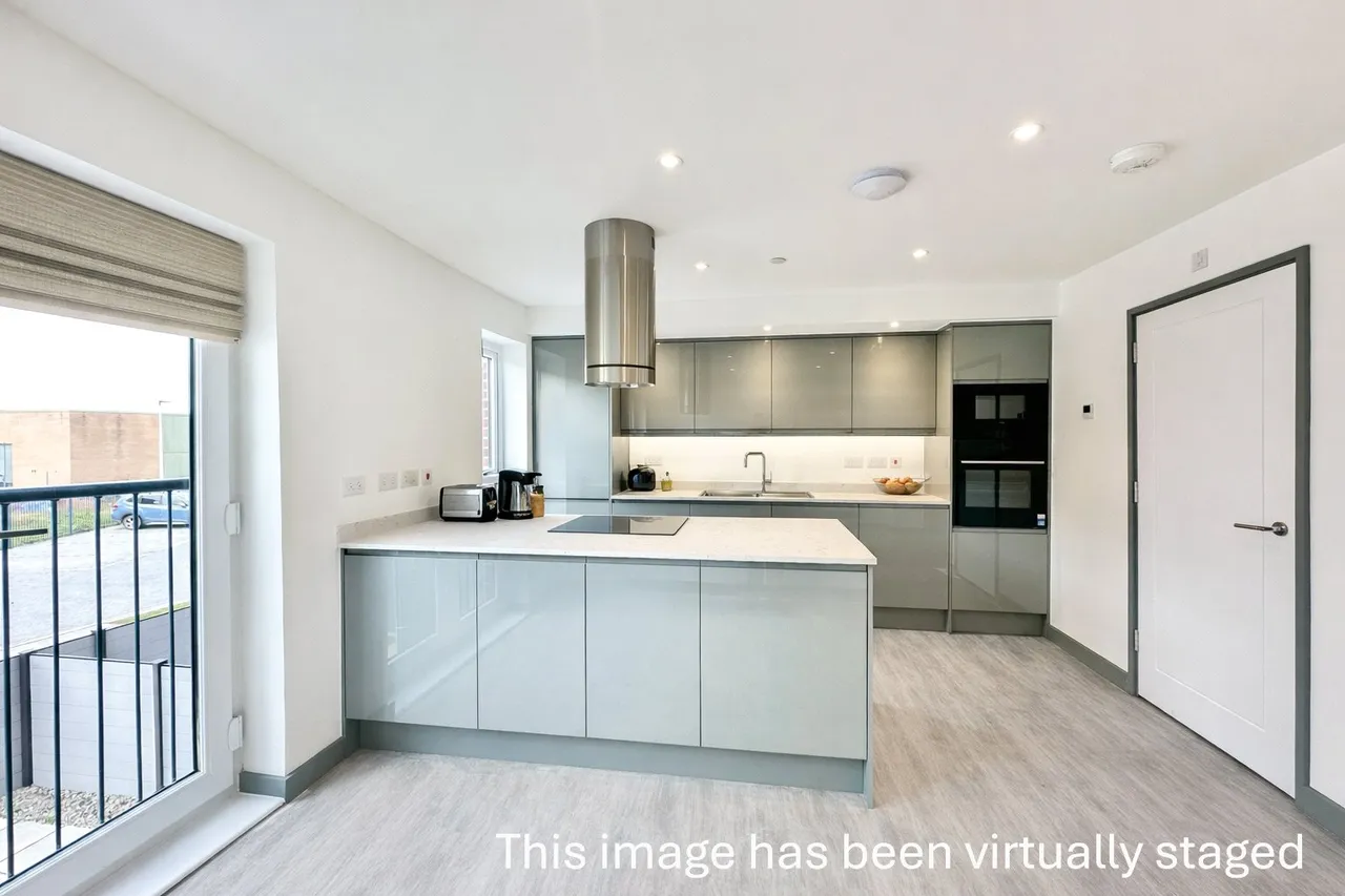 Delightful Riverside Roof Terrace, Balcony & Double Garage, EX31, photo 8