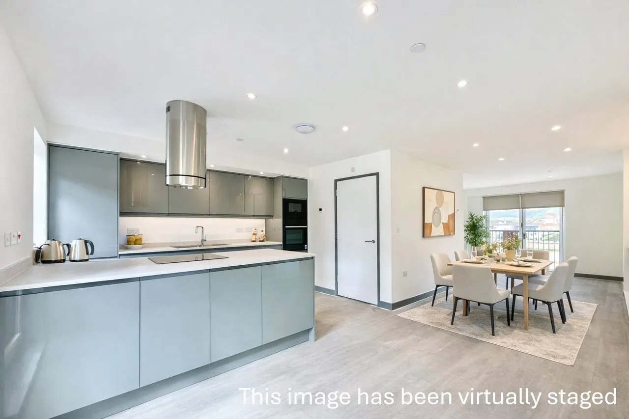 Delightful Riverside Roof Terrace, Balcony & Double Garage, EX31, photo 9