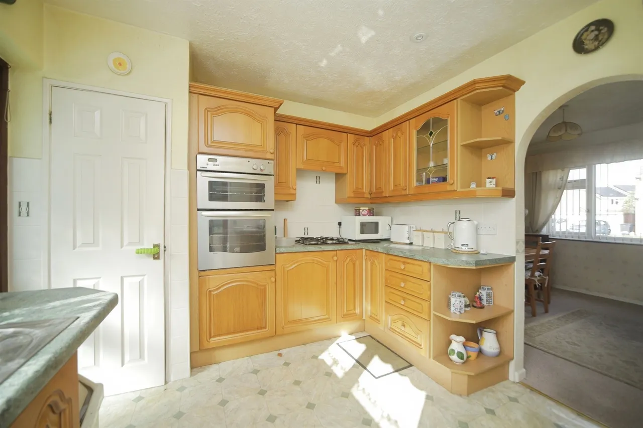 Warwick Road, Taunton, TA2, photo 5