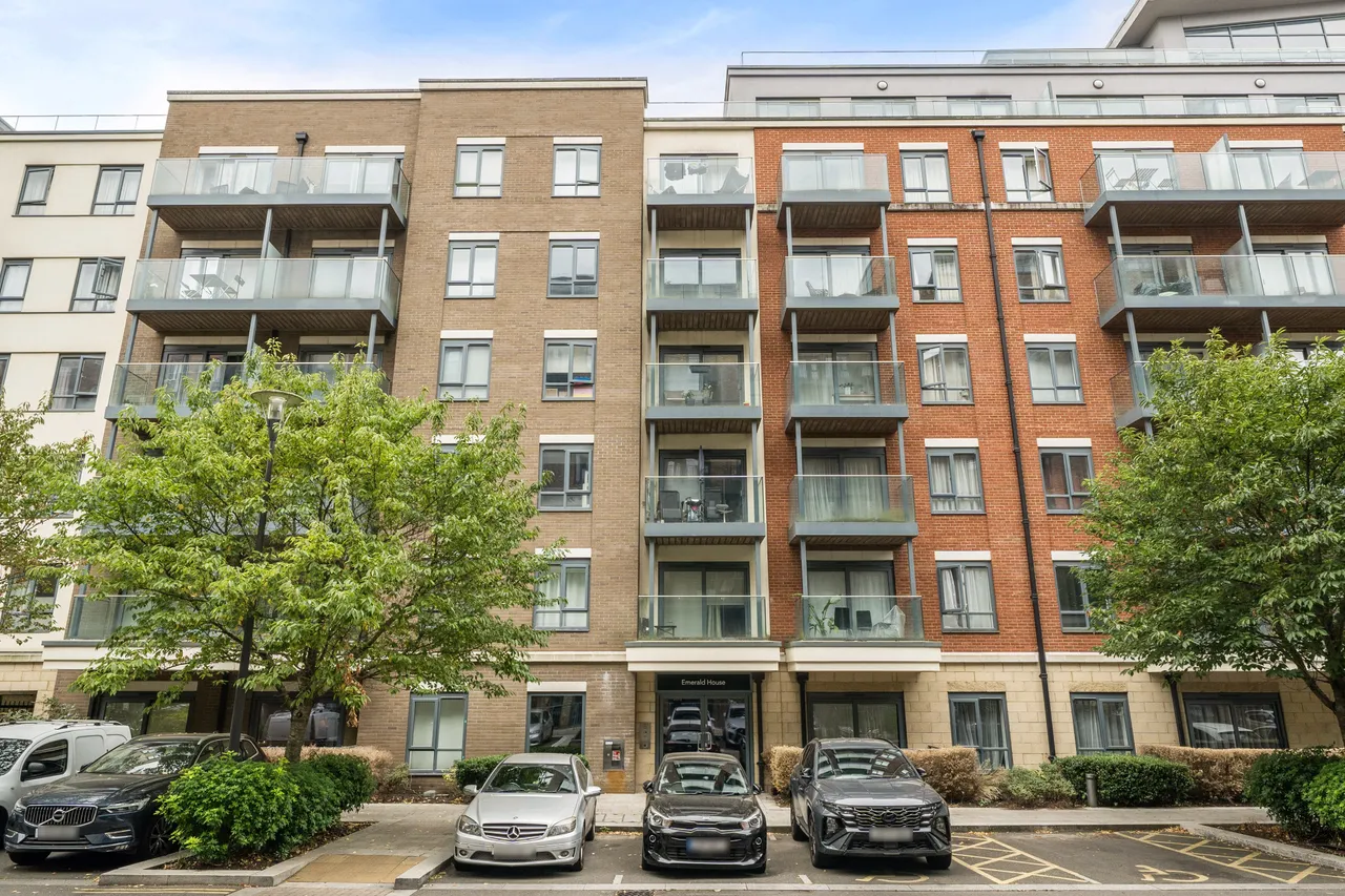 1 Emerald House, 2 Commander Avenue, London, photo 9