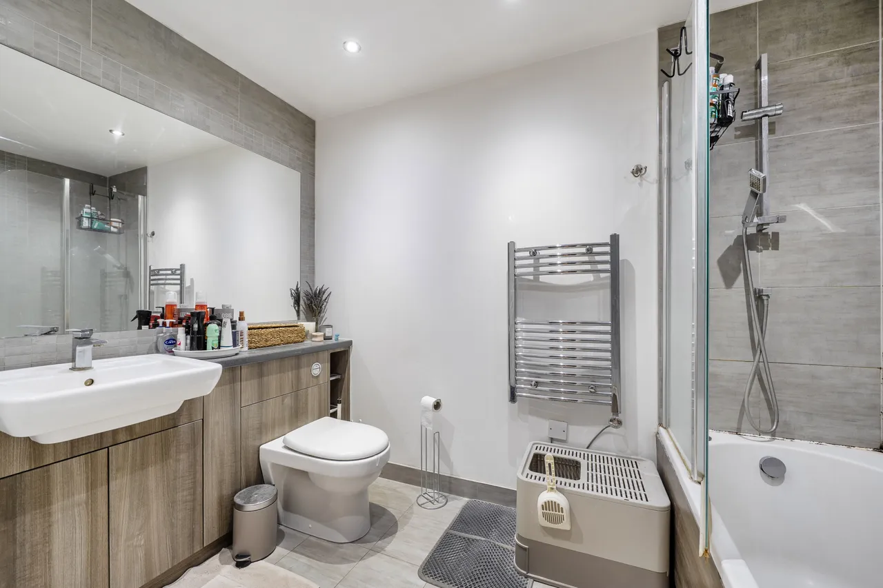1 Emerald House, 2 Commander Avenue, London, photo 6