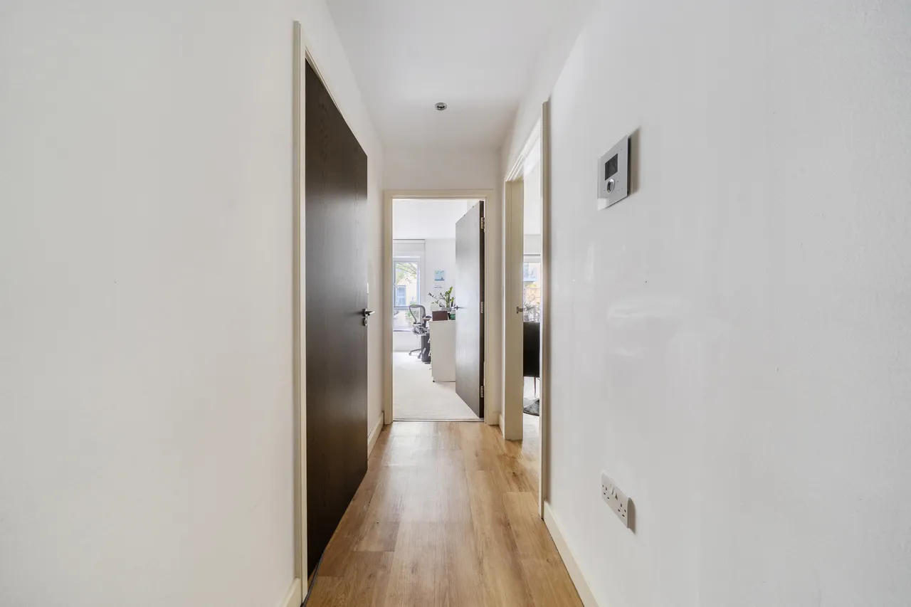 1 Emerald House, 2 Commander Avenue, London, photo 7