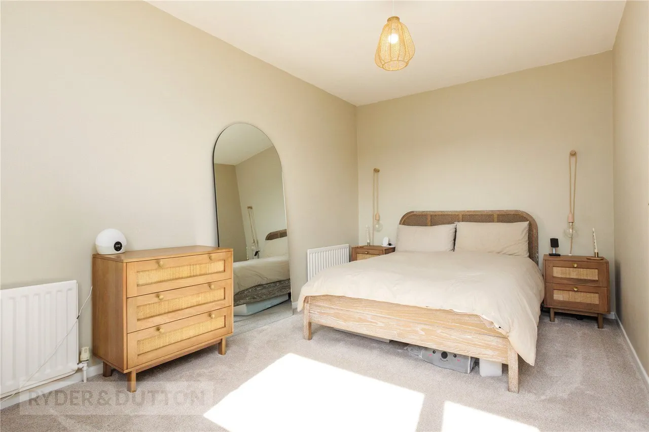 The Meadows, Grotton, OL4, photo 12