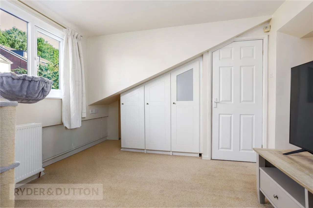 The Meadows, Grotton, OL4, photo 17