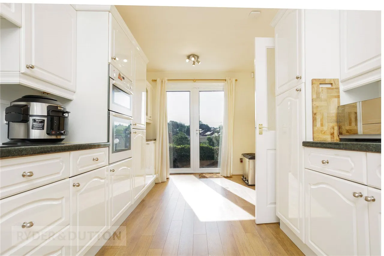5 bed house for sale, The Meadows, Grotton, OL4